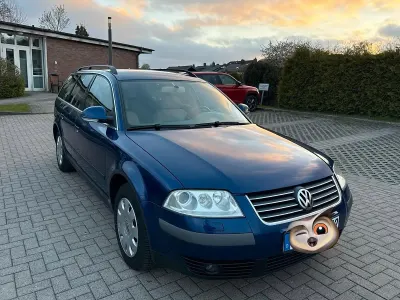 Usata VW Passat Comfortline 131 CV (96 kW) 2004 Blu Station wagon