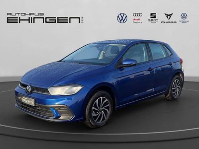 Blau Gebraucht 2024 VW Polo Edition Limousine | 17.999 € (Guter Preis)