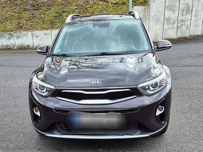 Braun Gebraucht 2020 Kia Stonic SUV | 14.300 € (Fairer Preis)
