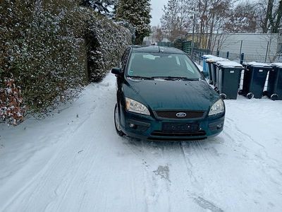 Grün Gebraucht 2007 Ford Focus Kombi | 1.750 € (Guter Preis)