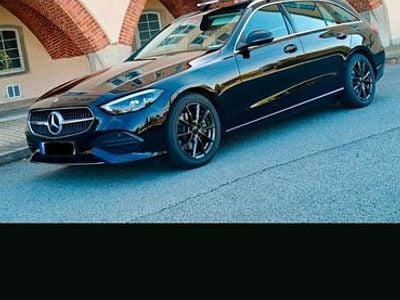 Schwarz Gebraucht 2022 Mercedes 200 Kombi | 26.000 € (Fairer Preis)