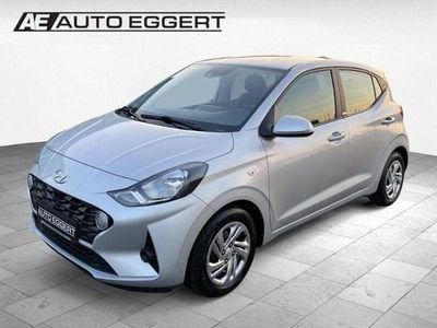Gebraucht Hyundai i10 Select 67 PS (49 kW) 2023 Sleek silver / met Kleinwagen