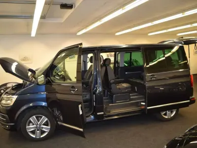Gebraucht VW Multivan Highline 204 PS (150 kW) 2016 Starlight blue Van / Kleinbus