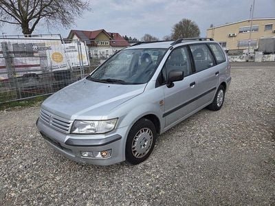 Gebraucht Mitsubishi Space Wagon 150 PS (110 kW) 1999 Silber Van / Kleinbus