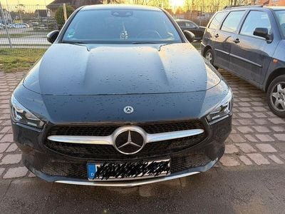 Gebraucht Mercedes CLA200 Shooting Brake 163 PS (119 kW) 2020 Schwarz Kombi