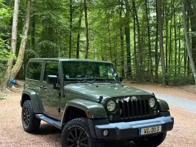 Käytetty Jeep Wrangler Sahara 200 HP (147 kW) 2015 Vihreä Katumaasturi