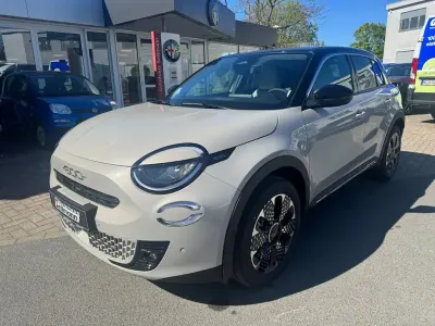 Ny Fiat 600 La Prima 136 HK (100 kW) 2026 Beige SUV