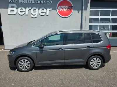 Gebraucht VW Touran Comfortline 150 PS (110 kW) 2016 Grau Van / Kleinbus