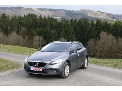 Gebraucht Volvo V40 CC Plus 150 PS (110 kW) 2015 Grau Kombi