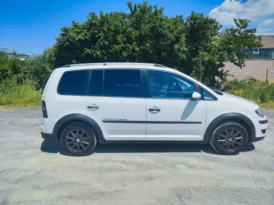 Gebraucht VW Touran 140 PS (102 kW) 2009 Weiß Van / Kleinbus