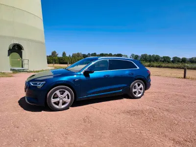 Gebraucht Audi e-tron Advanced Plus 300 kW (408 PS) 2019 Blau SUV