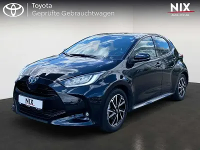 Gebraucht Toyota Yaris Basis 116 PS (85 kW) 2022 Mysticschwarz mica Kleinwagen