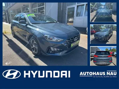 Gebraucht Hyundai i30 Edition 120 PS (88 kW) 2022 Blau Limousine