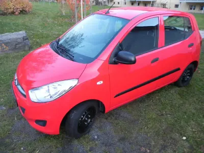 Second-hand Hyundai i10 69 CP (50 kW) 2013 Roșu Hatchback