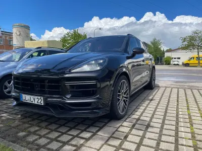 Gebraucht Porsche Cayenne Turbo 549 PS (403 kW) 2020 Schwarz SUV