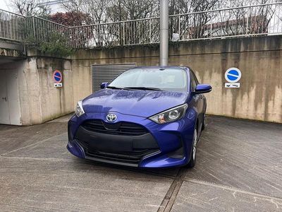 Gebraucht Toyota Yaris Hybrid Active 116 PS (85 kW) 2023 Blau Kleinwagen
