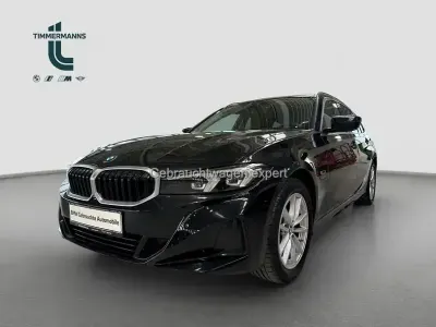 Gebraucht BMW 320e Sport Line 204 PS (150 kW) 2022 Saphirschwarz (metallic) Kombi