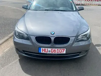 Gebraucht BMW 520 Exclusive 177 PS (130 kW) 2010 Grau Kombi
