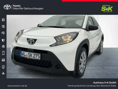 Gebraucht Toyota Aygo X Business Edition 72 PS (52 kW) 2025 Super white 2 (weiß) SUV