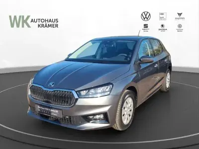 Neu Skoda Fabia Essence 95 PS (69 kW) 2025 Grau Kleinwagen