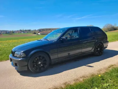 Używany BMW 330 M Sport 231 KM (169 kW) 2000 Czarny Kombi