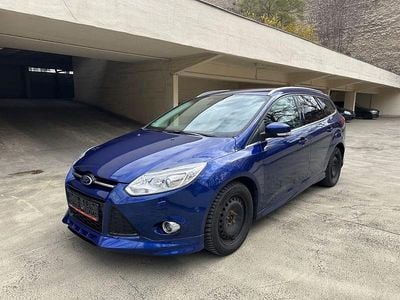 Second-hand Ford Focus Individual 150 CP (110 kW) 2014 Albastru Berlinǎ