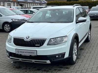 Gebraucht Skoda Octavia Scout 179 PS (131 kW) 2015 Weiß Kombi