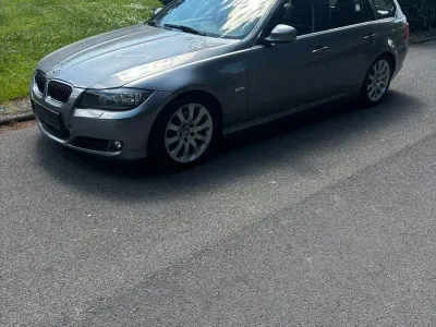 Gebraucht BMW 330 Performance 245 PS (180 kW) 2012 Silber Kombi