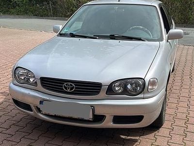 Second-hand Toyota Corolla 97 CP (71 kW) 2001 Argintiu Berlinǎ
