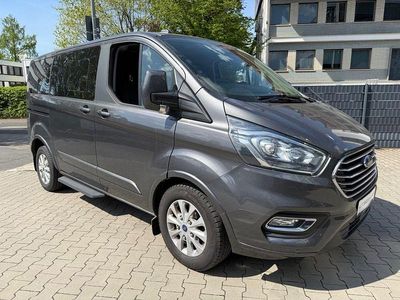 Usata Ford Tourneo Titanium 185 CV (136 kW) 2021 Grigio Station wagon
