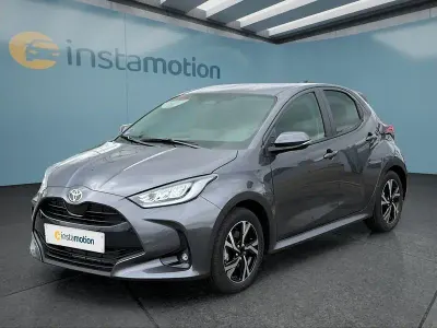 Neu Toyota Yaris 116 PS (85 kW) 2026 Grau Kleinwagen