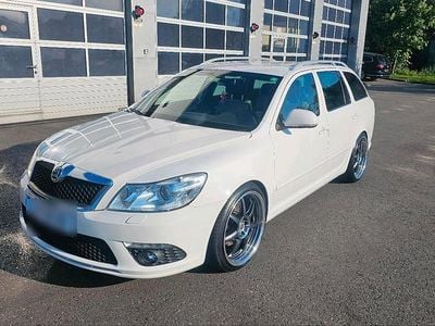 Weiß Gebraucht 2009 Skoda Octavia RS Kombi | 9.000 €