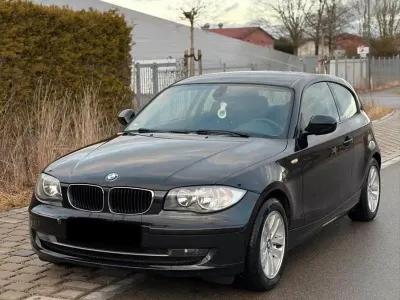 Gebraucht BMW 116 122 PS (89 kW) 2011 Schwarz Kleinwagen