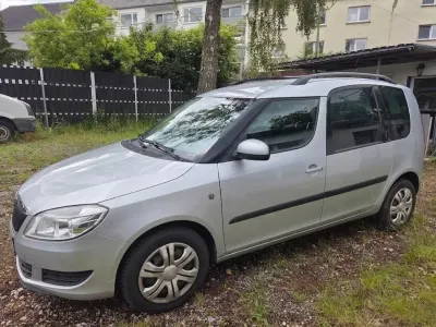 Gebraucht Skoda Roomster Comfort 105 PS (77 kW) 2011 Silber Van / Kleinbus