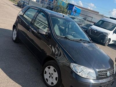 Second-hand Fiat Punto 60 CP (44 kW) 2007 Negru Hatchback