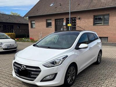 Gebraucht Hyundai i30 2016 Weiß Kombi