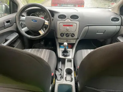 Gebraucht Ford Focus 101 PS (74 kW) 2009 Grau Kombi