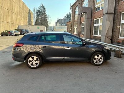 Gebraucht Renault Mégane GrandTour Dynamique 130 PS (95 kW) 2011 Grau Kombi