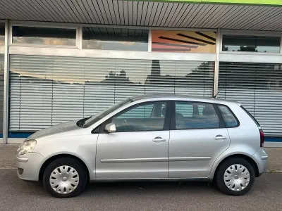 Gebraucht VW Polo Comfortline 75 PS (55 kW) 2005 Silber Limousine