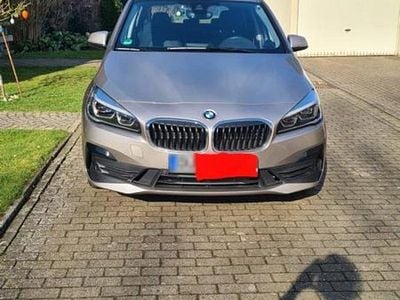 Gebraucht BMW 225 iPerformance 220 PS (161 kW) 2021 Silber Van / Kleinbus