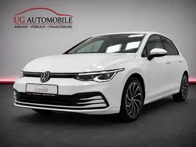 Gebraucht VW Golf VIII Life 116 PS (85 kW) 2023 Weiß Limousine