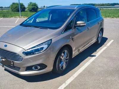 Gebraucht Ford S-MAX Titanium 241 PS (177 kW) 2019 Beige Van / Kleinbus