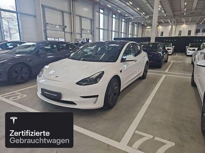 Weiß Gebraucht 2021 Tesla Model 3 RWD Limousine | 24.700 € (Fairer Preis)