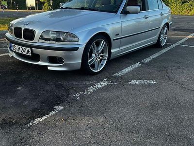 BMW 323