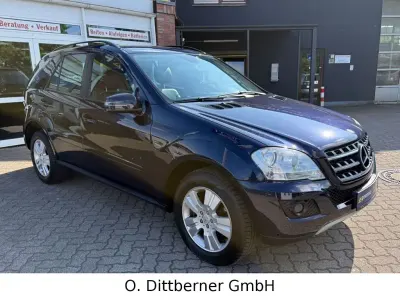 Gebraucht Mercedes ML350 231 PS (169 kW) 2011 Blau SUV