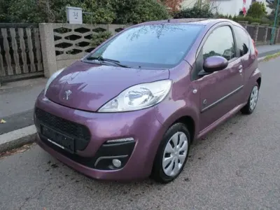 Gebraucht Peugeot 107 68 PS (50 kW) 2012 Violett (metallic) Kleinwagen