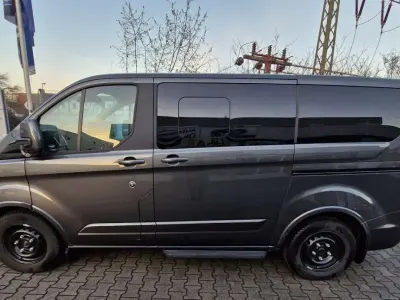 Gebraucht Ford Tourneo Custom Titanium 131 PS (96 kW) 2023 Grau Van