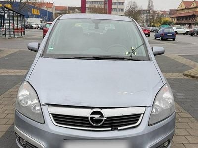 Grau Gebraucht 2007 Opel Zafira Van / Kleinbus | 2.000 € (Guter Preis)