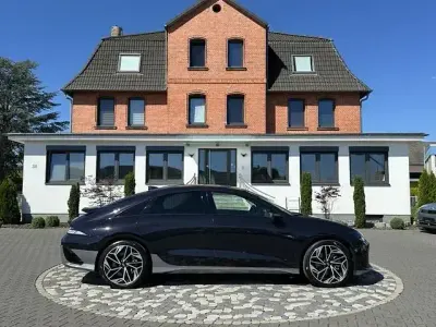 Używany Hyundai Ioniq 6 239 kW (325 KM) 2023 Niebieski Sedan/Limuzyna