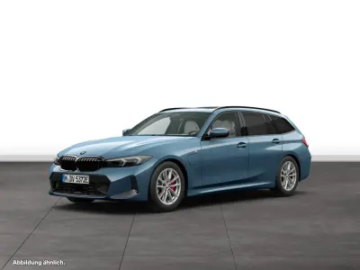 Gebraucht BMW 330e 292 PS (214 kW) 2025 Arctic race blue metallic Kombi